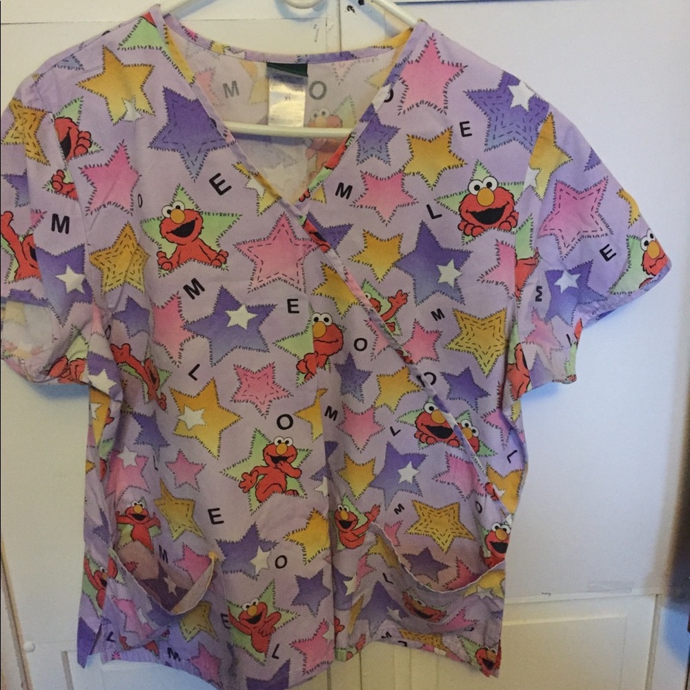 Used Xlarge Elmo scrub top